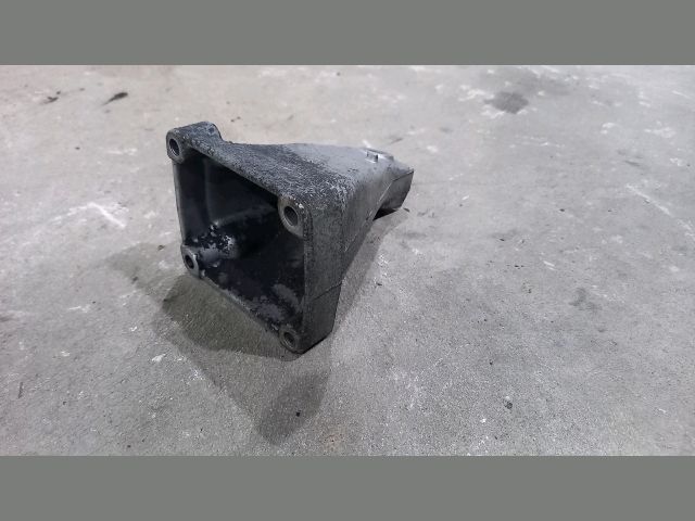 bontott MERCEDES-BENZ SPRINTER Motor Tartó Bak Jobb