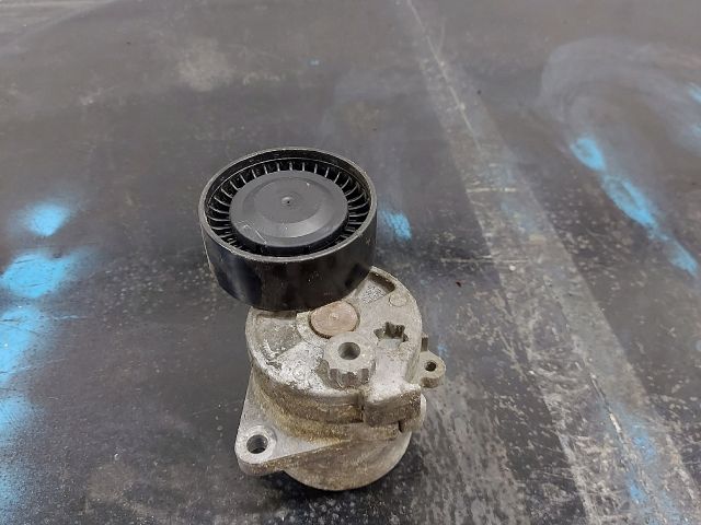 bontott MERCEDES-BENZ SPRINTER Szíjfeszítő Görgő