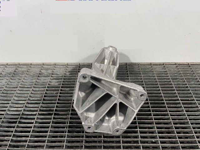 bontott MERCEDES-BENZ SPRINTER Motor Tartó Bak Bal