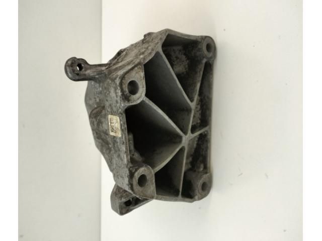 bontott MERCEDES-BENZ SPRINTER Motor Tartó Bak (Fém)