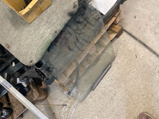 bontott MERCEDES-BENZ SPRINTER Bal első Ablak