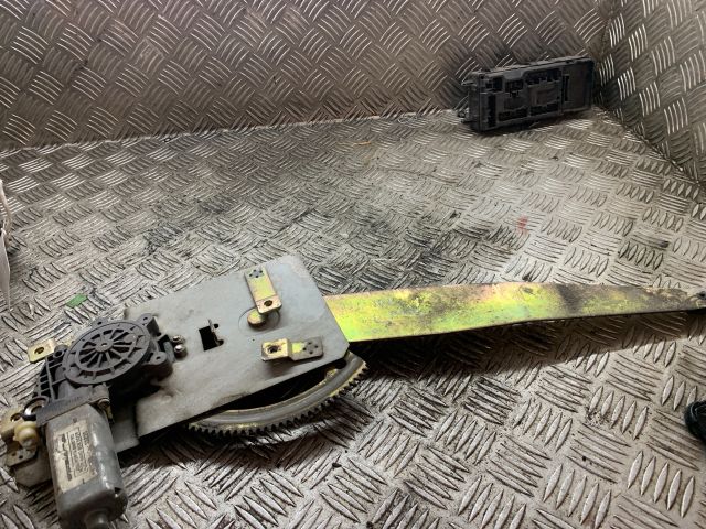 bontott MERCEDES-BENZ SPRINTER Bal első Ablakemelő Szerkezet (Mechanikus)