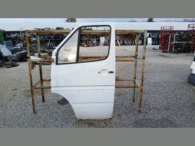 bontott MERCEDES-BENZ SPRINTER Bal első Ajtó (Részeivel)