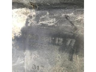 bontott MERCEDES-BENZ SPRINTER Bal első Dobbetét (Kerékjárati, Műanyag)