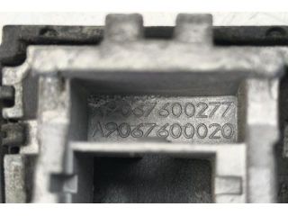 bontott MERCEDES-BENZ SPRINTER Bal első Zárbetét