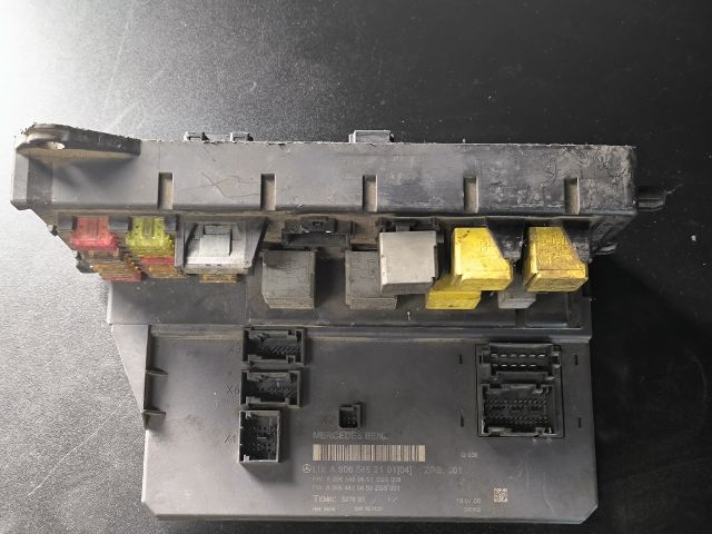 bontott MERCEDES-BENZ SPRINTER Biztosítéktábla Utastér