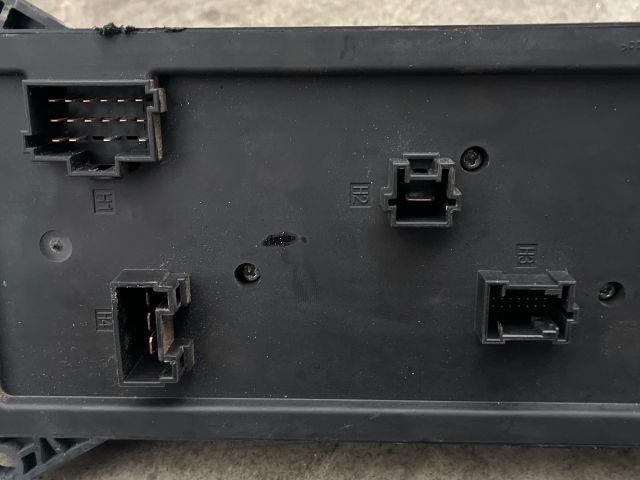 bontott MERCEDES-BENZ SPRINTER Biztosítéktábla Utastér