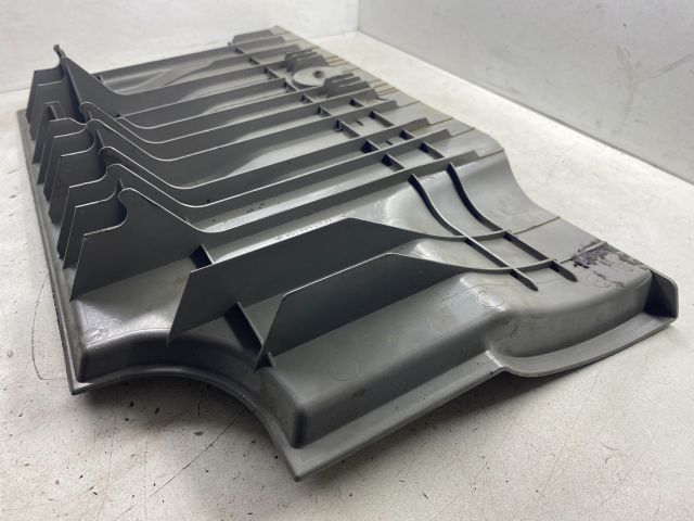 bontott MERCEDES-BENZ SPRINTER Csomagtérajtó Burkolat Alsó