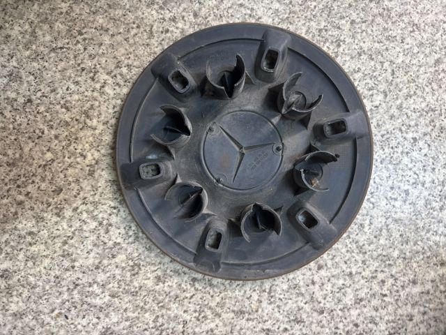 bontott MERCEDES-BENZ SPRINTER Dísztárcsa (1 db)