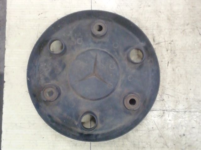 bontott MERCEDES-BENZ SPRINTER Dísztárcsa (1 db)