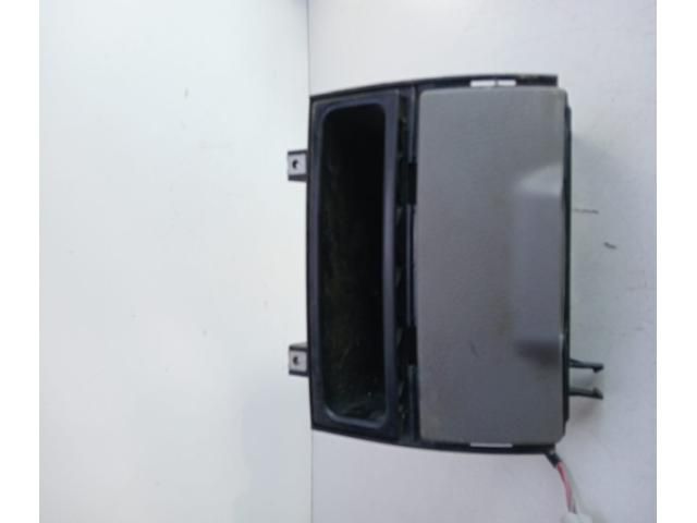 bontott MERCEDES-BENZ SPRINTER Első Hamutartó