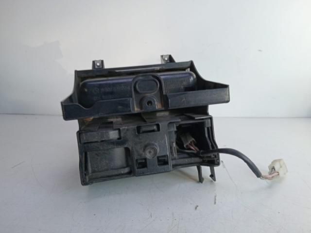 bontott MERCEDES-BENZ SPRINTER Első Hamutartó