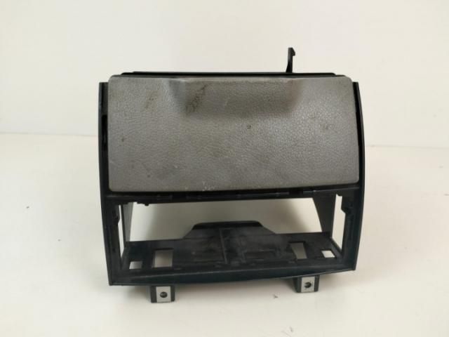 bontott MERCEDES-BENZ SPRINTER Első Hamutartó