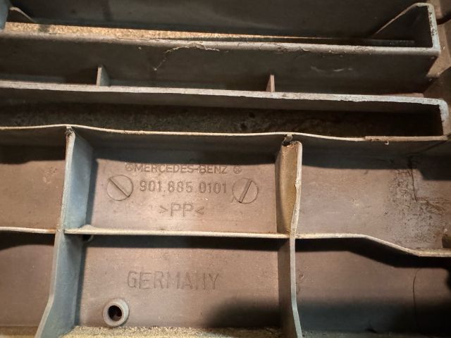 bontott MERCEDES-BENZ SPRINTER Első Lökhárító (Részeivel)