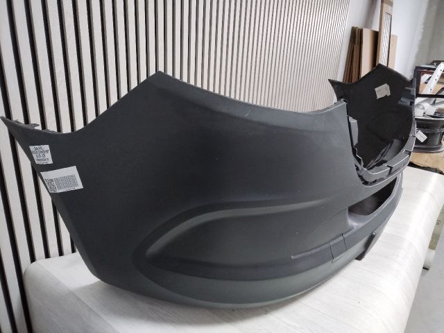 bontott MERCEDES-BENZ SPRINTER Első Lökhárító (Üresen)