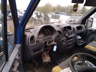 bontott MERCEDES-BENZ SPRINTER Első Lökhárító (Üresen)