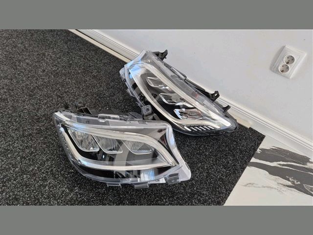 bontott MERCEDES-BENZ SPRINTER Fényszóró (Pozíciófüggetlen)