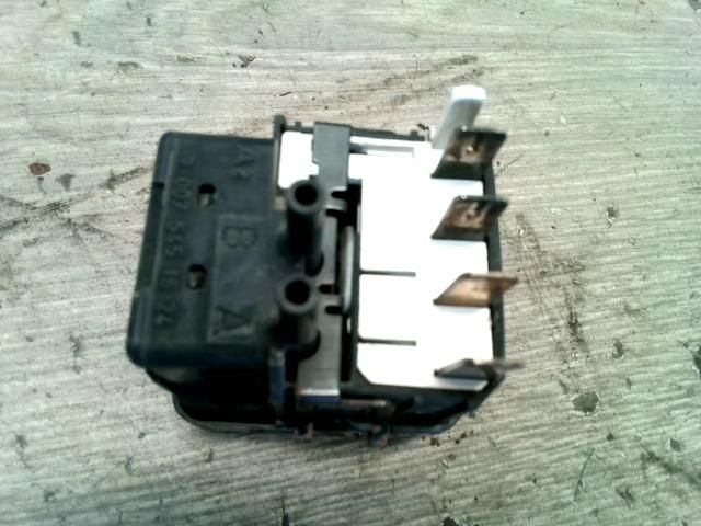 bontott MERCEDES-BENZ SPRINTER Fényszórómagasság Állító Kapcsoló