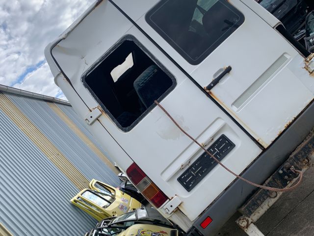 bontott MERCEDES-BENZ SPRINTER Hátsó Lökhárító Merevítő (Fém)