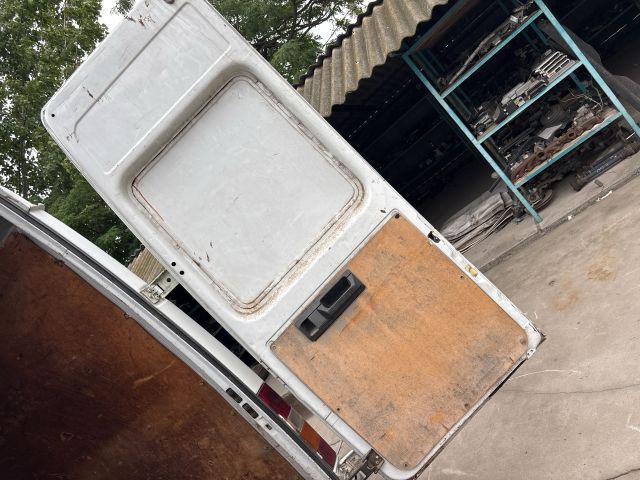 bontott MERCEDES-BENZ SPRINTER Jobb Csomagtérajtó (Üres lemez)