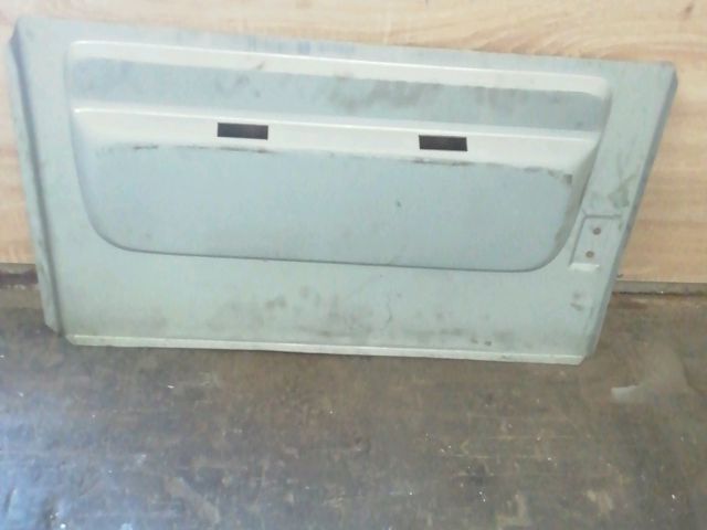 bontott MERCEDES-BENZ SPRINTER Jobb Csomagtérajtó (Üres lemez)