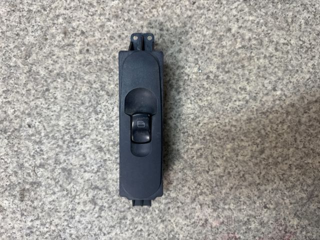 bontott MERCEDES-BENZ SPRINTER Jobb első Ablakemelő Kapcsoló