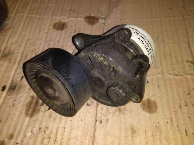 bontott MERCEDES-BENZ SPRINTER Szíjfeszítő Görgő