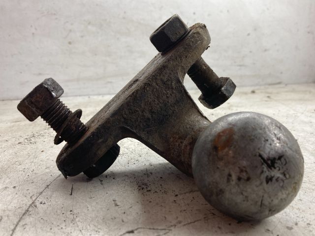 bontott MERCEDES-BENZ SPRINTER Vonóhorog