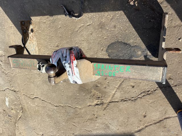 bontott MERCEDES-BENZ SPRINTER Vonóhorog