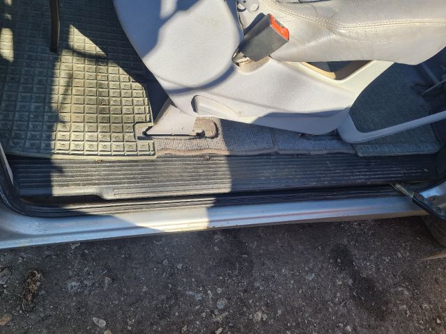 bontott MERCEDES-BENZ V-CLASS Bal hátsó Belső Küszöb Burkolat