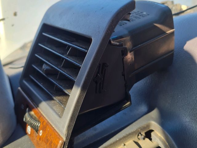 bontott MERCEDES-BENZ V-CLASS Bal Szellőző