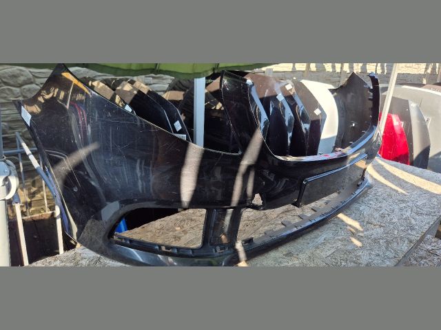 bontott MERCEDES-BENZ V-CLASS Első Lökhárító (Üresen)