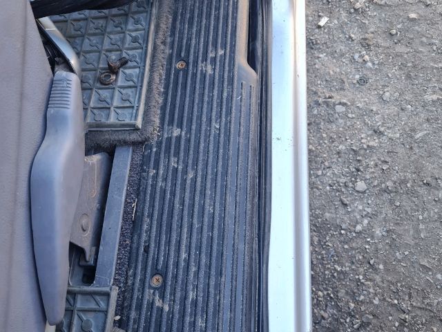 bontott MERCEDES-BENZ V-CLASS Jobb hátsó Belső Küszöb Burkolat