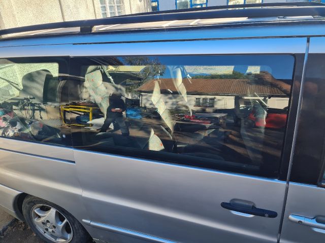 bontott MERCEDES-BENZ V-CLASS Jobb hátsó Fixüveg (Ajtóban)