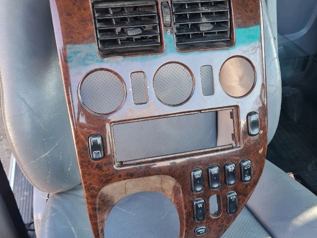 bontott MERCEDES-BENZ V-CLASS Középső Szellőző