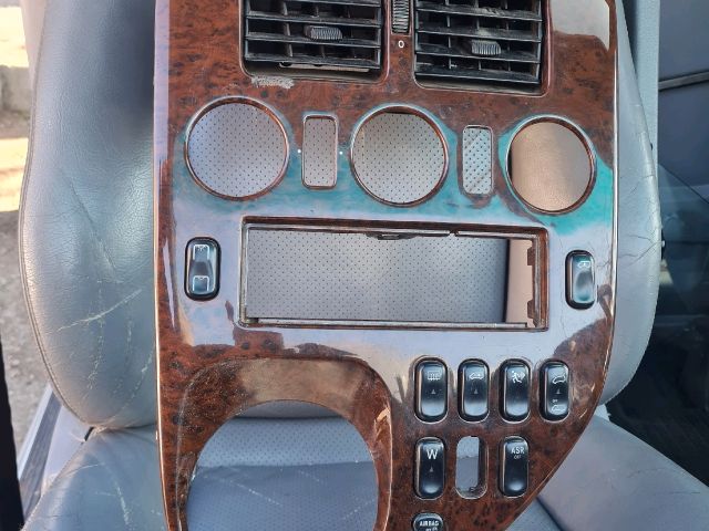 bontott MERCEDES-BENZ V-CLASS Középső Szellőző