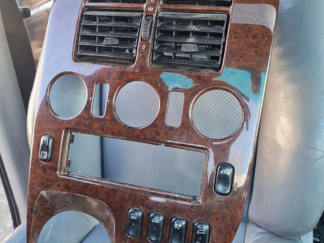 bontott MERCEDES-BENZ V-CLASS Középső Szellőző