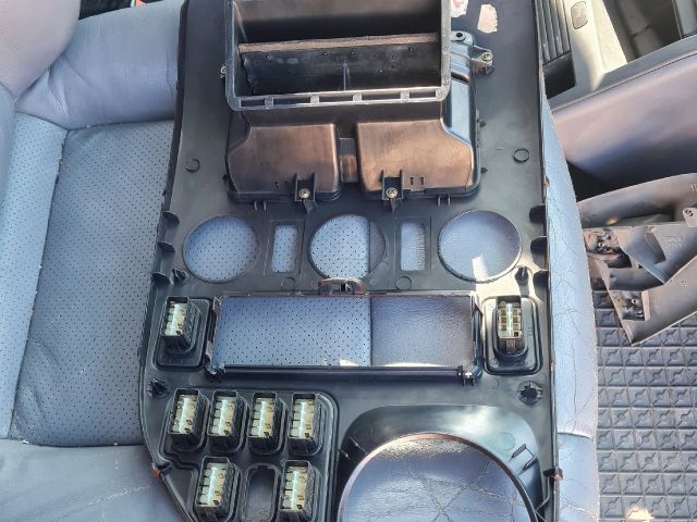 bontott MERCEDES-BENZ V-CLASS Középső Szellőző