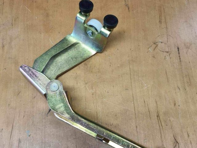 bontott MERCEDES-BENZ V-CLASS Tolóajtó Sín Görgő