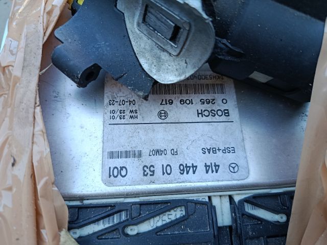 bontott MERCEDES-BENZ VANEO Motorvezérlő