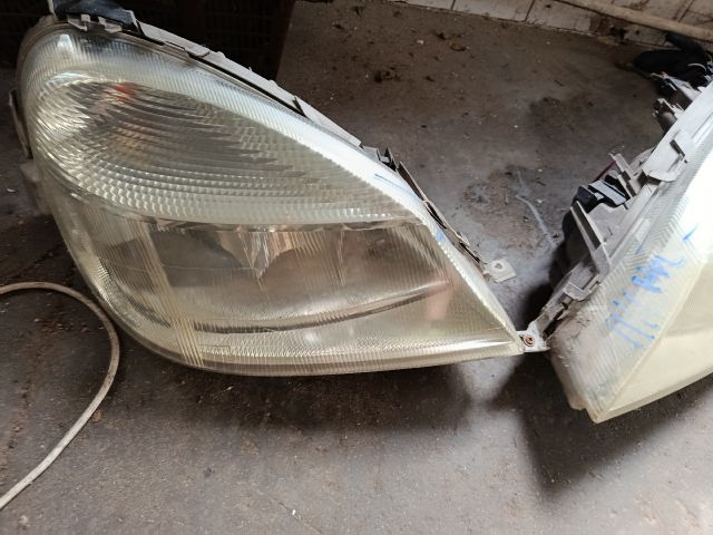 bontott MERCEDES-BENZ VANEO Fényszóró Pár