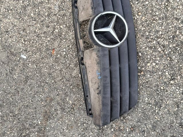 bontott MERCEDES-BENZ VANEO Hűtőrács