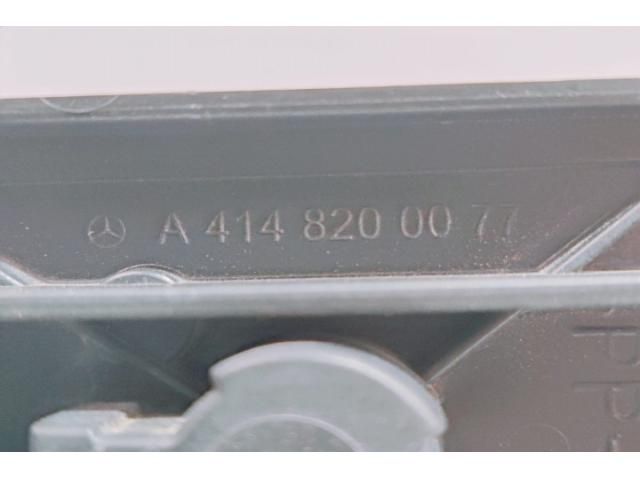 bontott MERCEDES-BENZ VANEO Jobb Hátsó Lámpa Foglalat