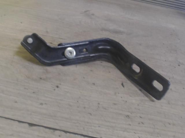 bontott MERCEDES-BENZ VANEO Tolóajtó Sín Görgő