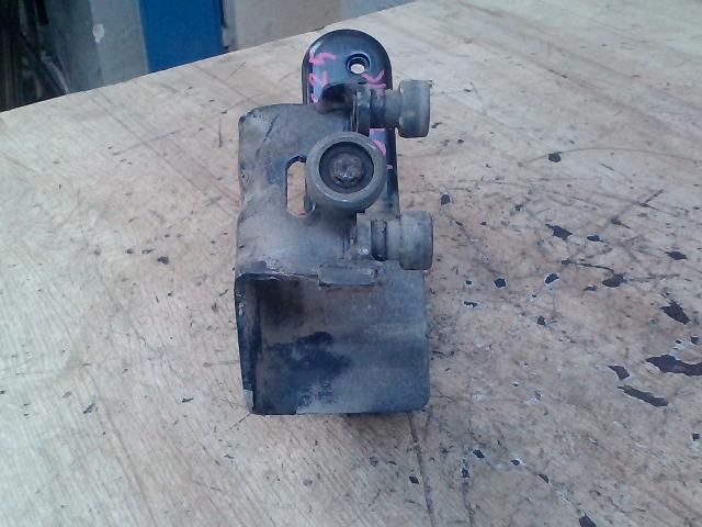 bontott MERCEDES-BENZ VANEO Tolóajtó Sín Görgő