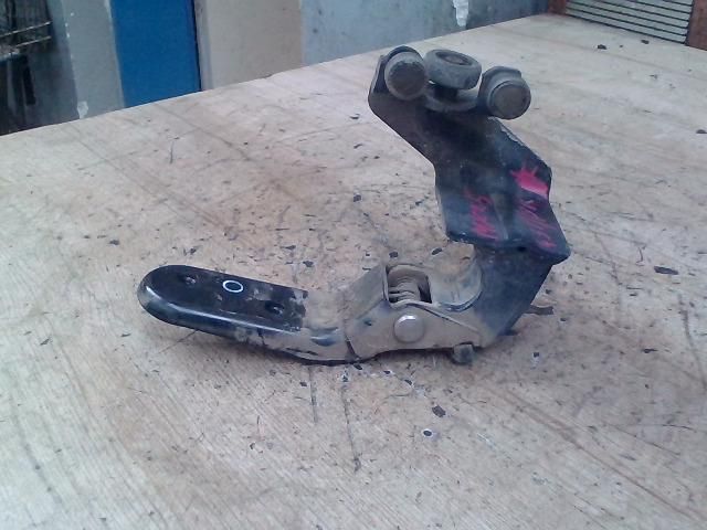 bontott MERCEDES-BENZ VANEO Tolóajtó Sín Görgő