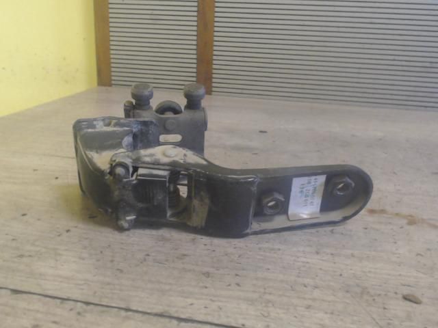 bontott MERCEDES-BENZ VANEO Tolóajtó Sín Görgő