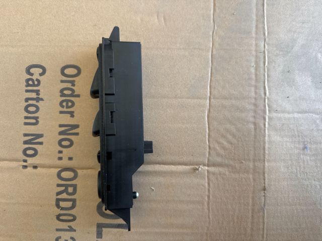 bontott MERCEDES-BENZ VIANO Ablakemelő Kapcsoló Négyes / Kettes