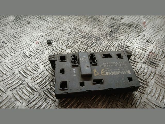 bontott MERCEDES-BENZ VIANO Bal első Ajtó Vezérlőegység