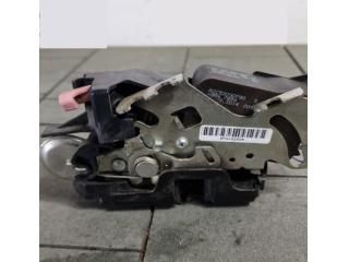 bontott MERCEDES-BENZ VIANO Bal első Ajtózár